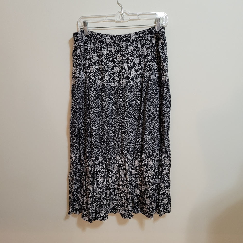 Vintage Honors Ditzy Floral Ruffled Skirt